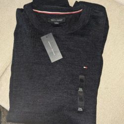 Men's Tommy Hilfiger Sweater.
