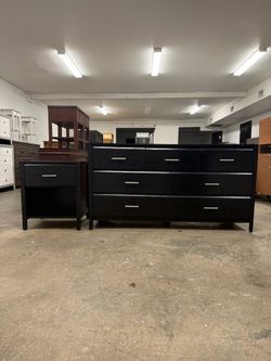 Black 7 Drawer Dresser & 1 Matching Nightstand