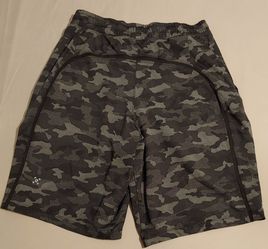Men's Lululemon Pace Breaker lined shorts gray camouflage