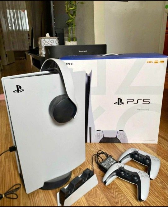 PS FIVEE (TEXT ME CONGRATS FOR MY NEW HOUSE >>209>>515>>6339>>)