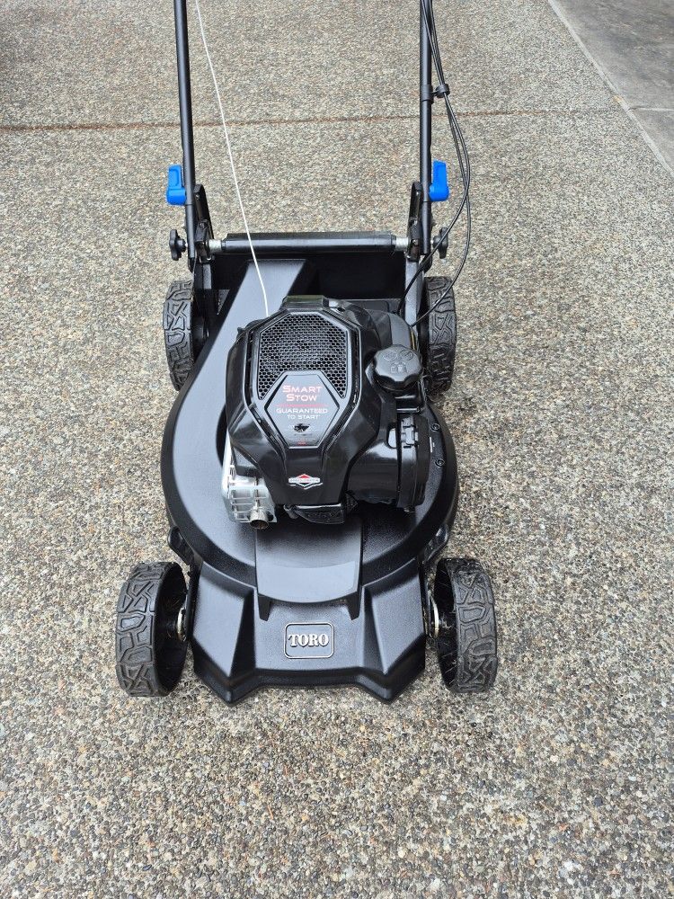 Like New Toro Super Recycler With Personal Pace And Smart Stow.Comes With Bag