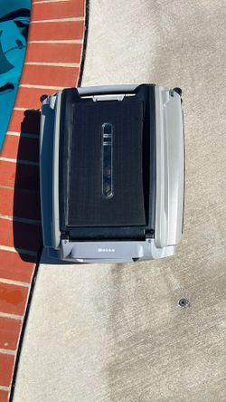 Betta solar powered pool skimmer