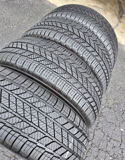 225/65/17 Bridgestone 📍📍 Vendo un set de llantas con 80% de vida las 4 📍🌟