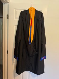 UHD Masters Graduation Cap and Gown