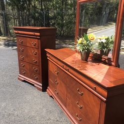 Quality Solid Wood Set Long Dresser, Big Drawers, Big Mirror, Tall Chest Drawers Sliding Smoothly Great Conditipn