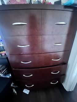 Red wood 5 drawers dresser