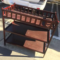 Changing tabel and crib