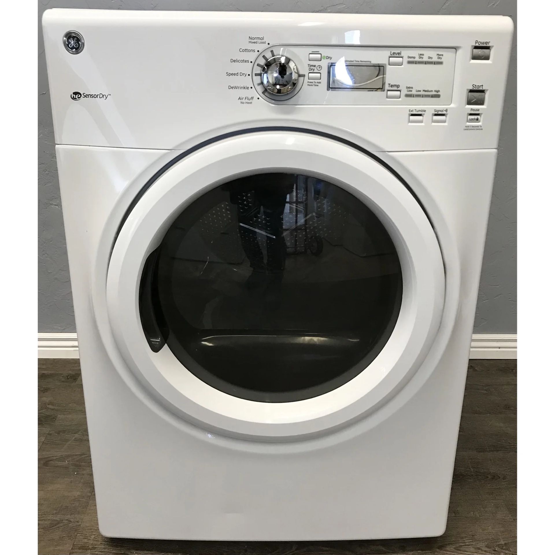 GE 7 Cu. Ft. Electric Dryer GFDN110ED0WW