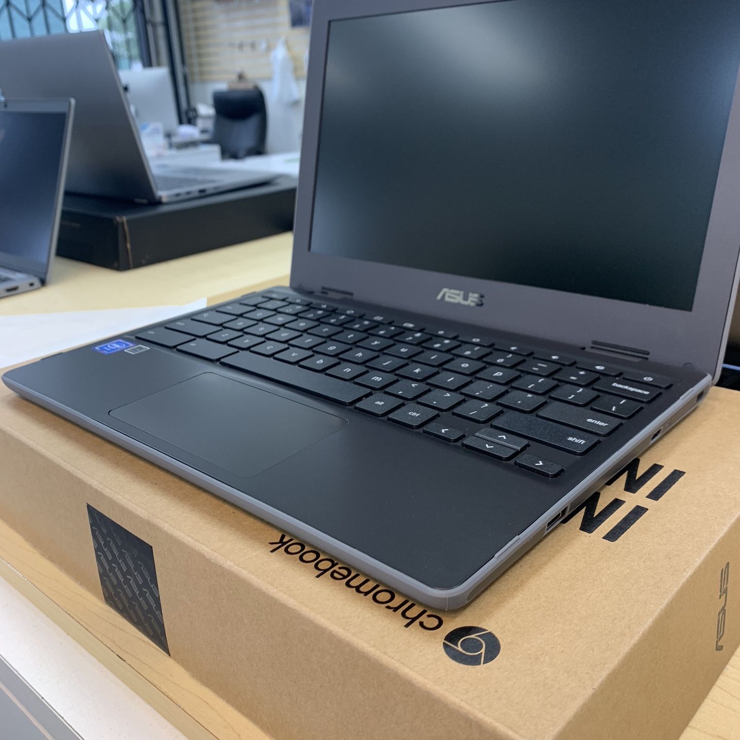 ASUS Chromebook 