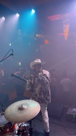 Bajoquinto, Acordeon, Bateria, Norteño Con Tuba o Bass,