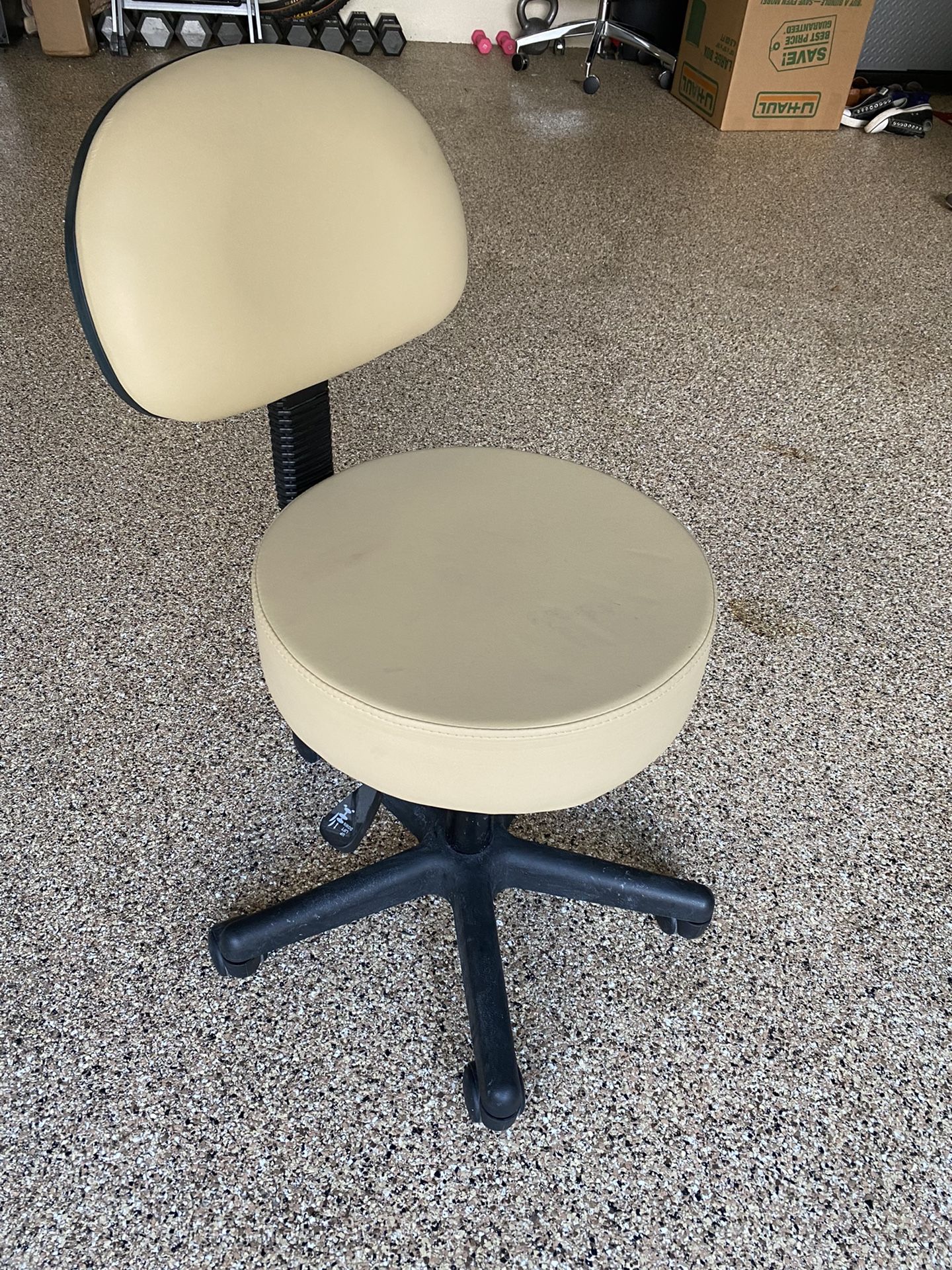 Aesthetician Chair Use But I’m Perfect Condition 