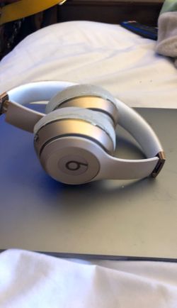 DRE BEATS WIRELESS GOLD