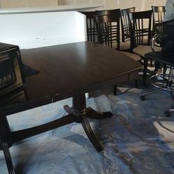 Dining Table with 6 Chairs And A Extenison
