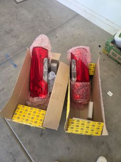 Mercedes sprinter van 907 taillights