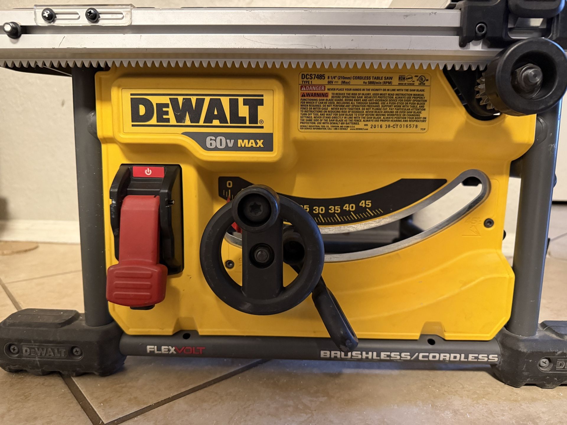 DEWALT FlexVolt Table Saw