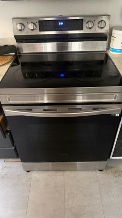 Samsung Stainless Steel Smooth-Top Electric Range / Oven