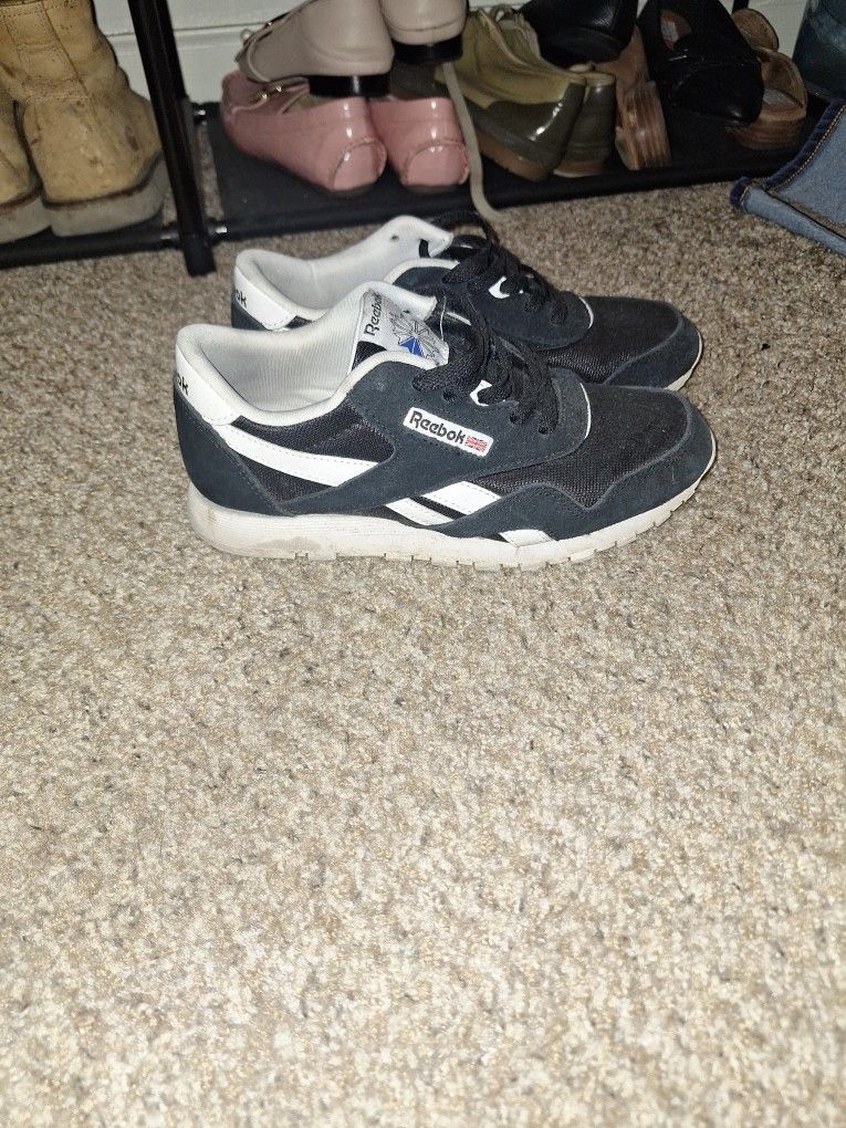 Reebok Classics Size 4Y