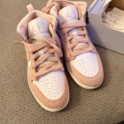🔥 New Air Jordan 1 Mid (Youth 1Y) – Pink Suede & White – With Box