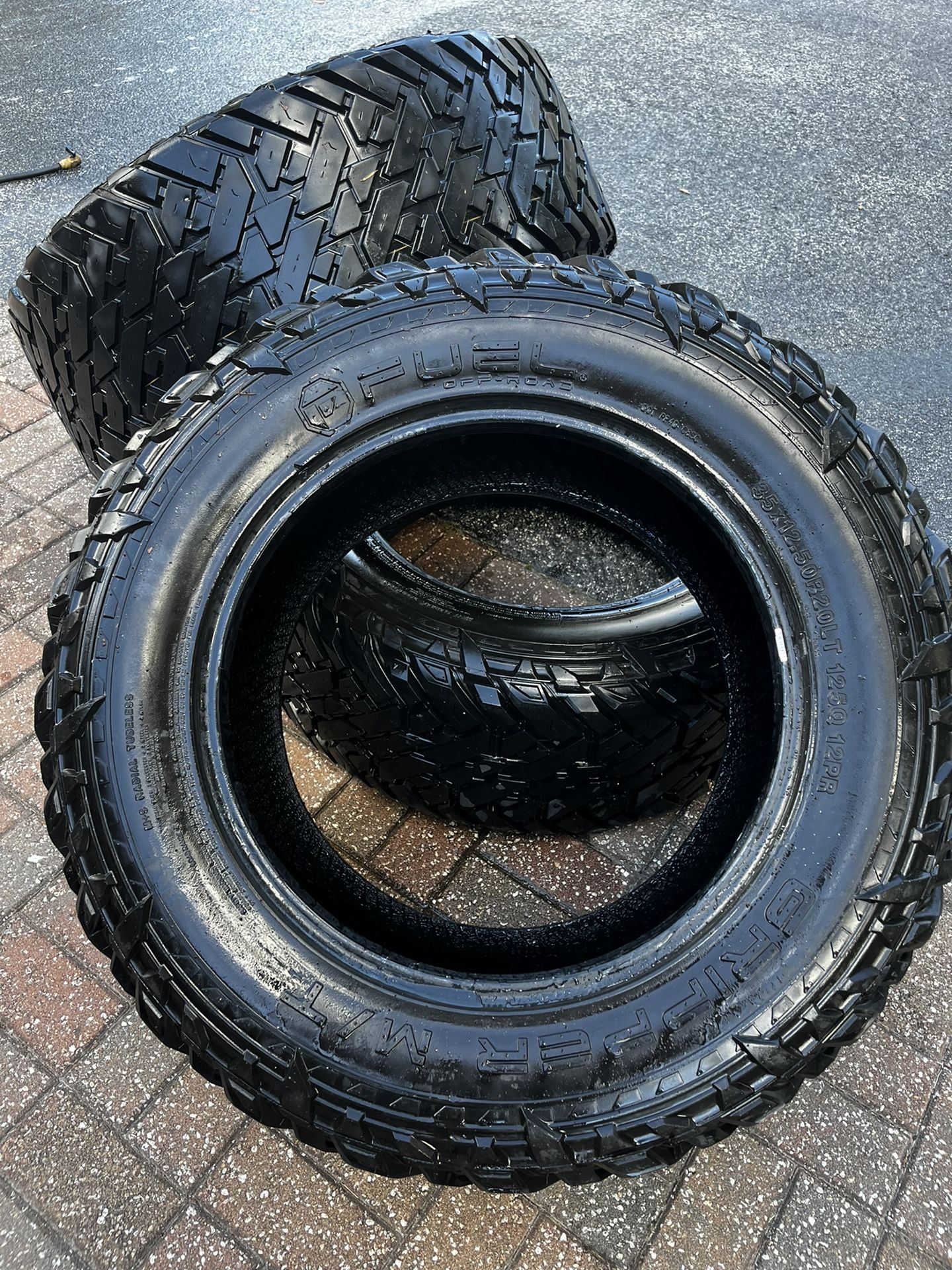 Fuel gripper M/T Tires