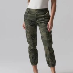 NWT Sanctuary Camo Cargo Pants Size 25