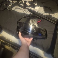 Motorcycle helmet