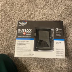 National Hardware N109-080 SmartKey Security Gate Lock, Keys Included, Coated with WeatherGuard Protection, Black