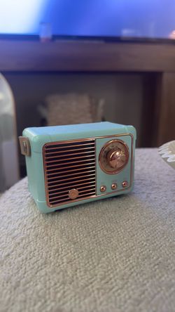 Retro-Style Bluetooth Speaker Mini Radio