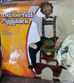 Costume-Octoberfest Piggyback