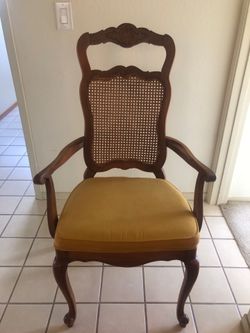 Dining table w/ 6 chairs