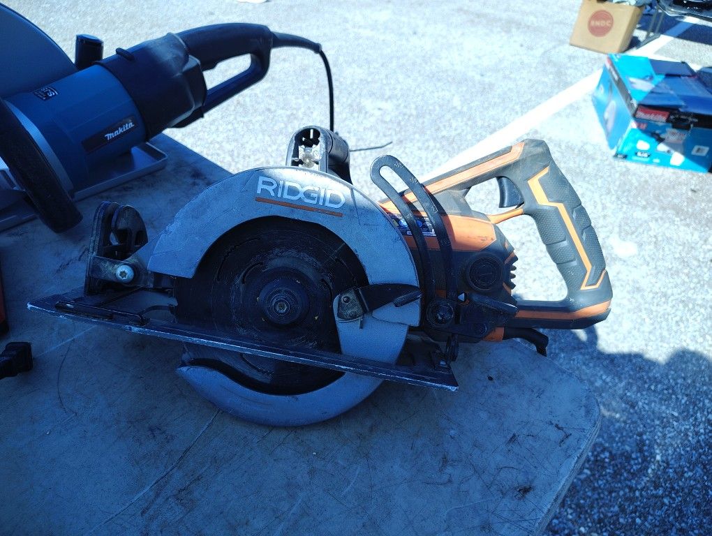 Saw Ridgid Izquierdo