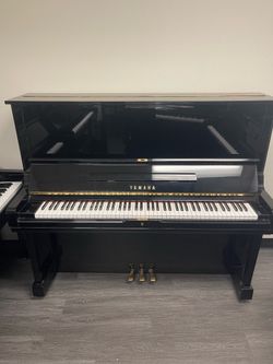 Excellent Condition Yamaha U3M Upright Piano Free delivery and tuning