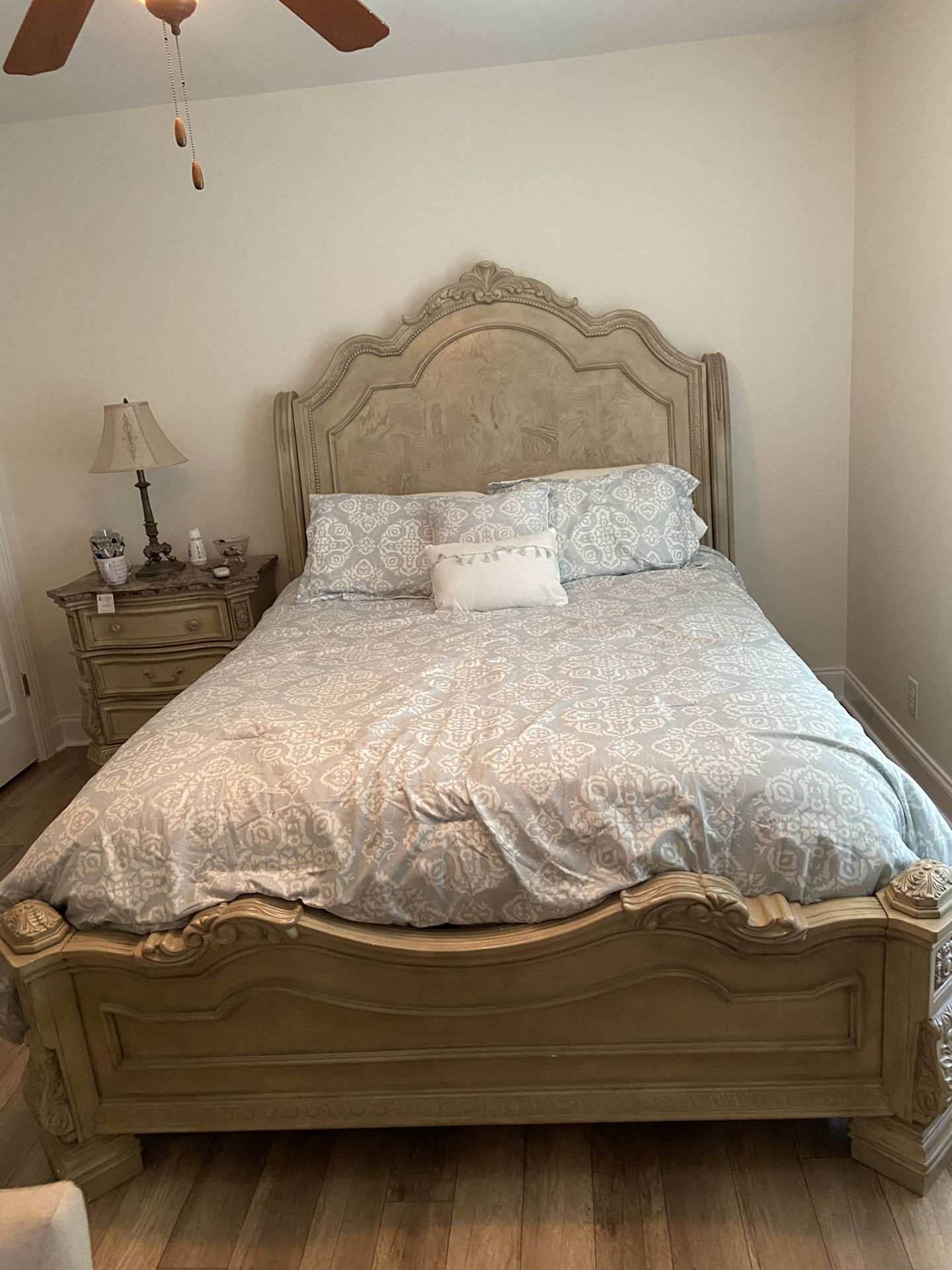 Beautiful Queen Bedroom Set