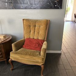 Set Of 2 Vintage Gold Chairs 