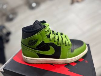 Air Jordan 1 Mid "Altitude Green”