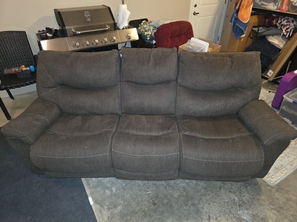 Reclining Couch w/Cupholders