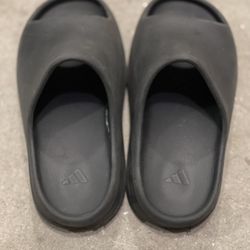 Yeezy Slides 