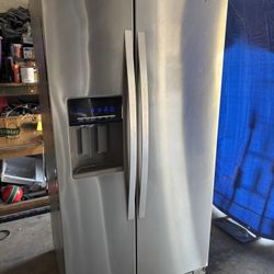 Fridges For Sale Are Plugged In Free Deliver 