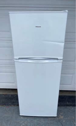 Small Hotpoint Fridge (Delivery)