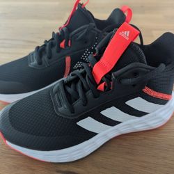 Adidas Ownthegame 2.0 Basketball Shoes - Size 3 (NEW)