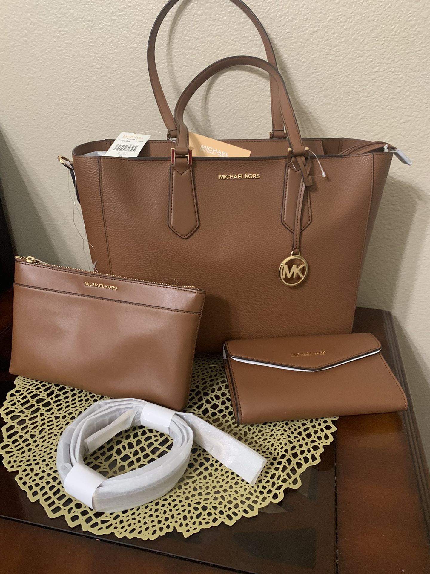 MICHAEL Michael Kors, Bags, Michael Michael Kors Kimberly Large Faux  Leather 3in Tote Bag Set