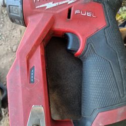 Milwaukee Installation Drill