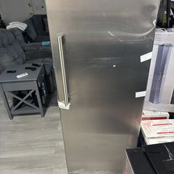 Refrigerator / Freezer  - PLEASE READ DESCRIPTION