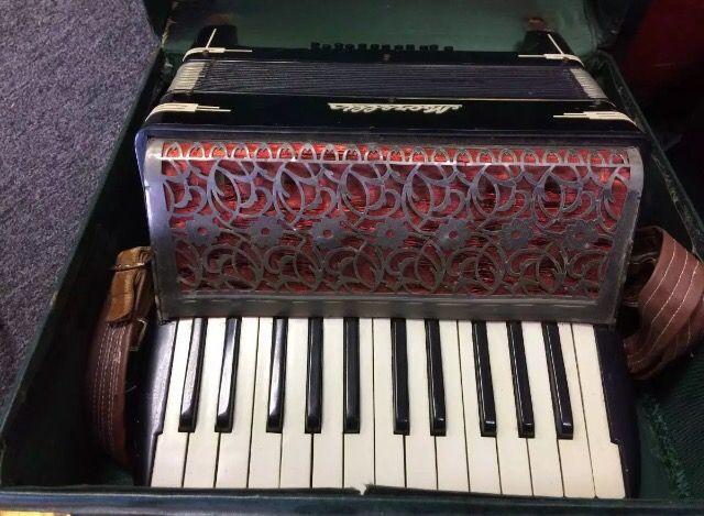 Morelli Accordion 1940s-1950s