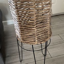 Wicker Plant Holder