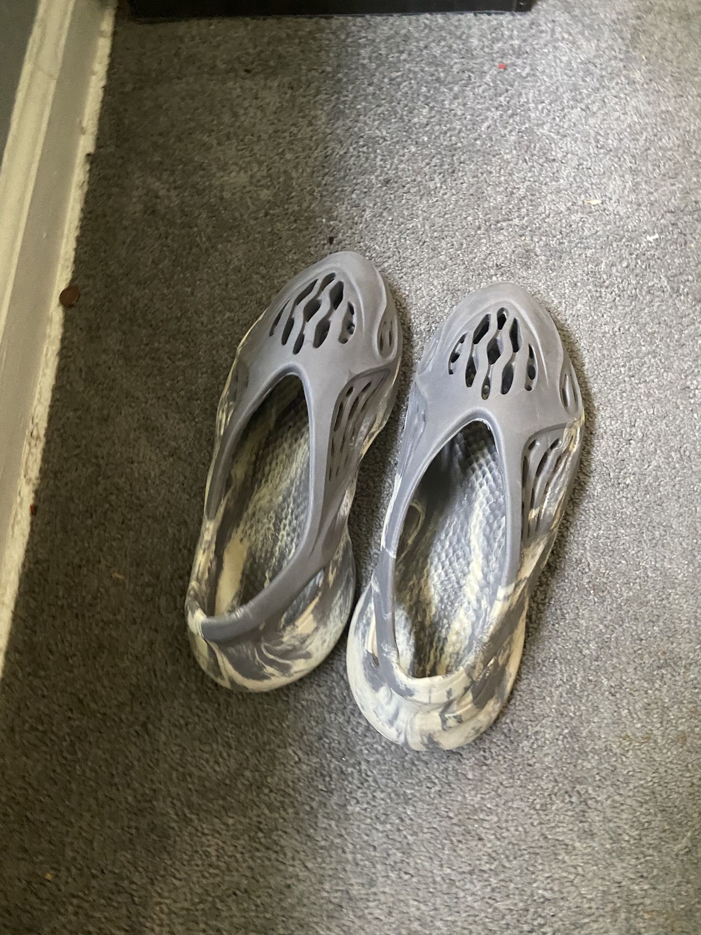 Yeezy. Foam Runners