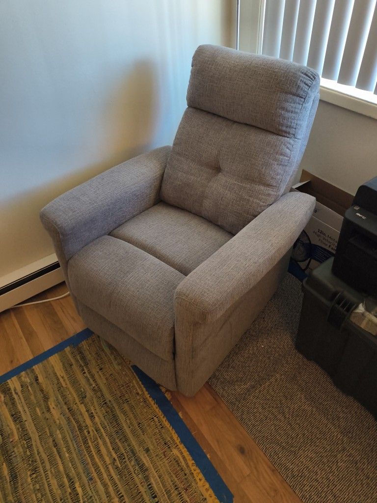 6 Weeks Old Rocker Recliner