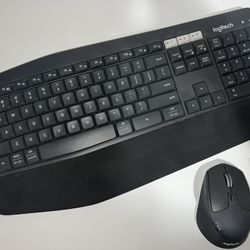Logitech K850 Wireless Ergonomic Keyboard- Works Great