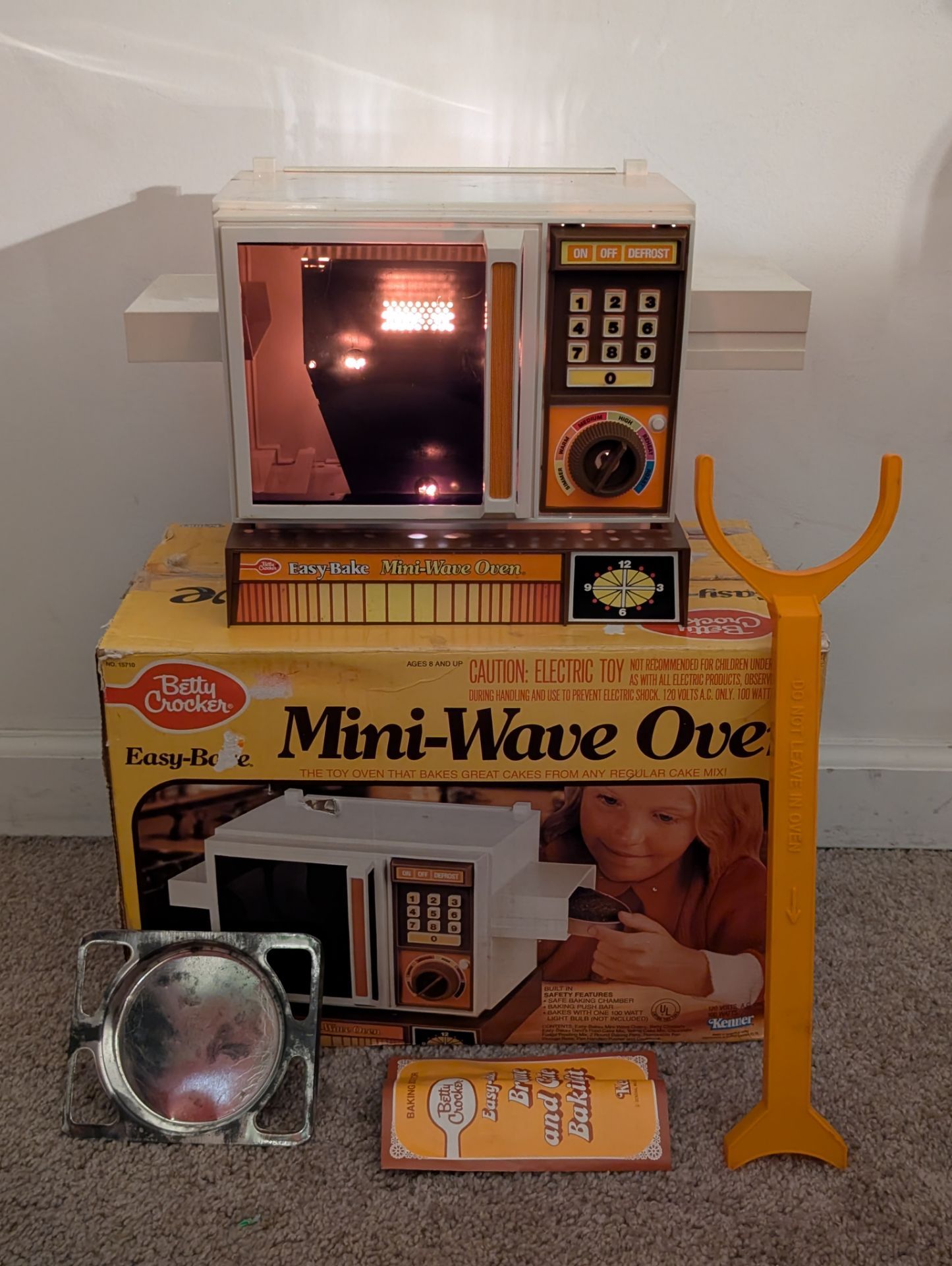 Vintage 1981 Kenner Easy Bake Mini-Wave Oven Toy