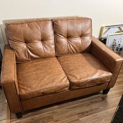 Loveseat 