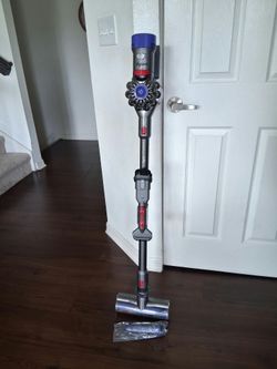 Dyson V7 Animal Cordless Stick Vacuum NEW BATTERY